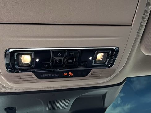 Used 2020 Lincoln Corsair Reserve FWD image 17