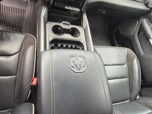 Used 2024 RAM 1500 Laramie AWD/4WD image 23