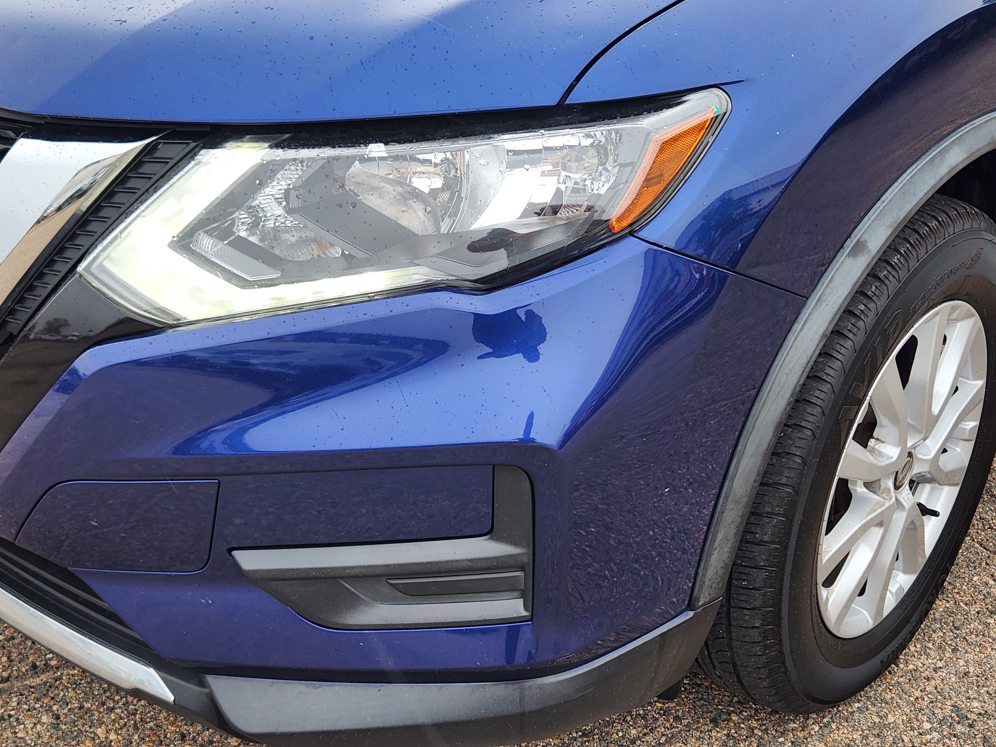 Used 2018 Nissan Rogue SV w/ Sun & Sound Touring Package AWD/4WD image 5