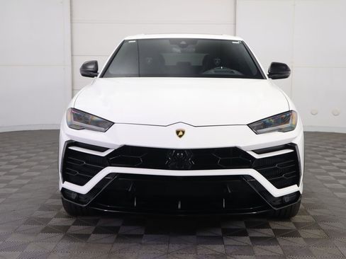 Used 2022 Lamborghini Urus image 2