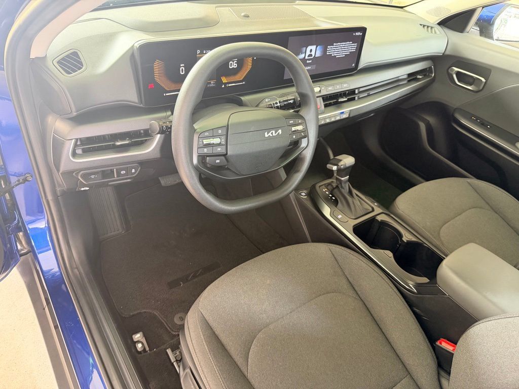 Used 2025 Kia K4 FWD image 12