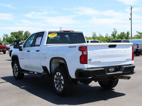 Used 2025 Chevrolet Silverado 2500 Custom w/ Custom Value Package AWD/4WD image 7