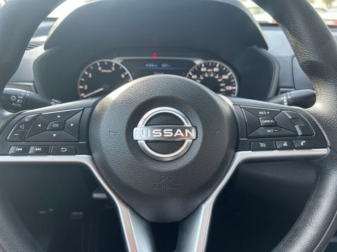 Used 2024 Nissan Altima 2.5 SV image 25