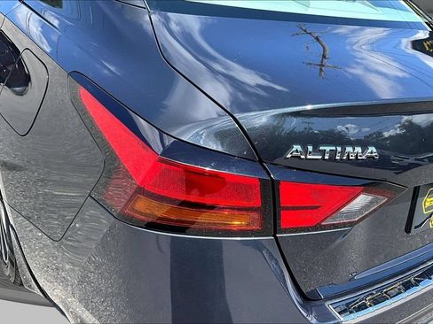 Used 2021 Nissan Altima 2.5 SV FWD image 23