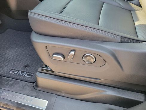 New 2026 GMC Yukon XL Denali w/ Denali Reserve Package RWD image 25