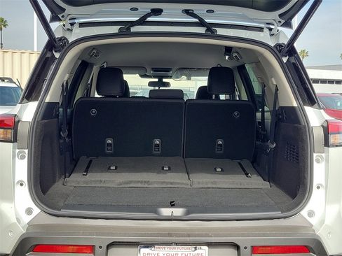 New 2025 Nissan Pathfinder SV w/ Black Appearance Package image 16