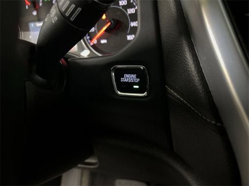 Used 2023 GMC Acadia SLE w/ Driver Convenience Package image 16