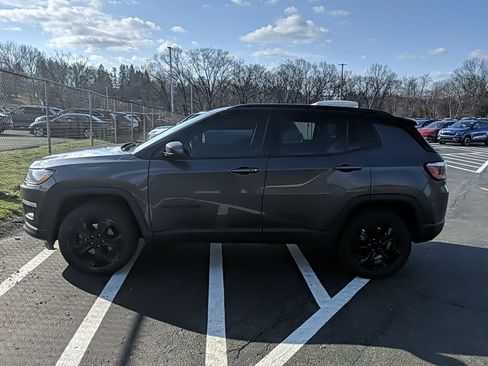 Used 2020 Jeep Compass Latitude image 8