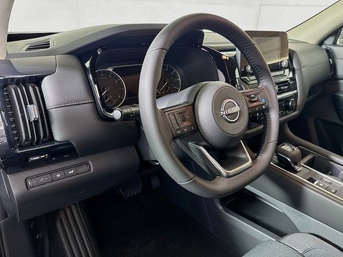 New 2025 Nissan Pathfinder SV w/ Black Appearance Package image 9