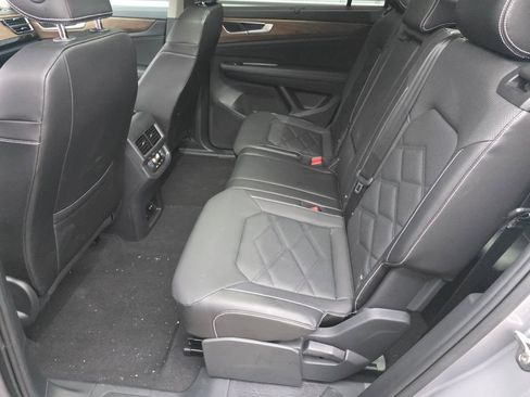New 2024 Volkswagen Atlas SE AWD/4WD image 13
