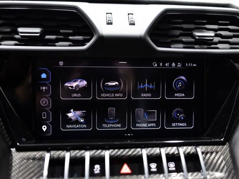 Used 2024 Lamborghini Urus Performante AWD/4WD image 30