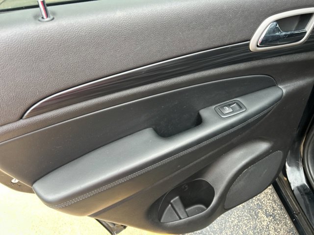 Used 2020 Jeep Grand Cherokee Altitude AWD/4WD image 20