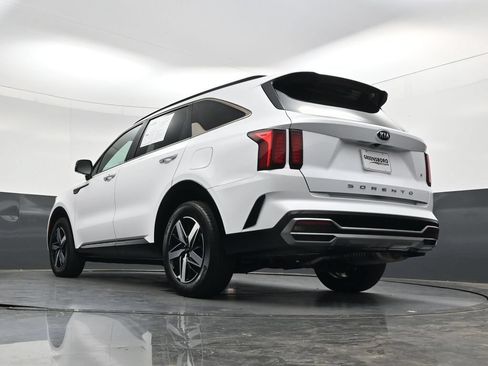 Used 2021 Kia Sorento S FWD image 46