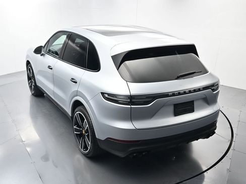 Certified 2023 Porsche Cayenne AWD/4WD image 36