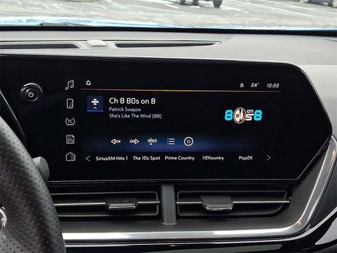 Used 2024 Chevrolet Trax RS w/ Sunroof Package image 3