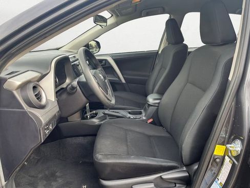 Used 2016 Toyota RAV4 LE image 10