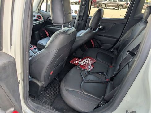 Used 2016 Jeep Renegade Trailhawk w/ Premium Trailhawk Package AWD/4WD image 13
