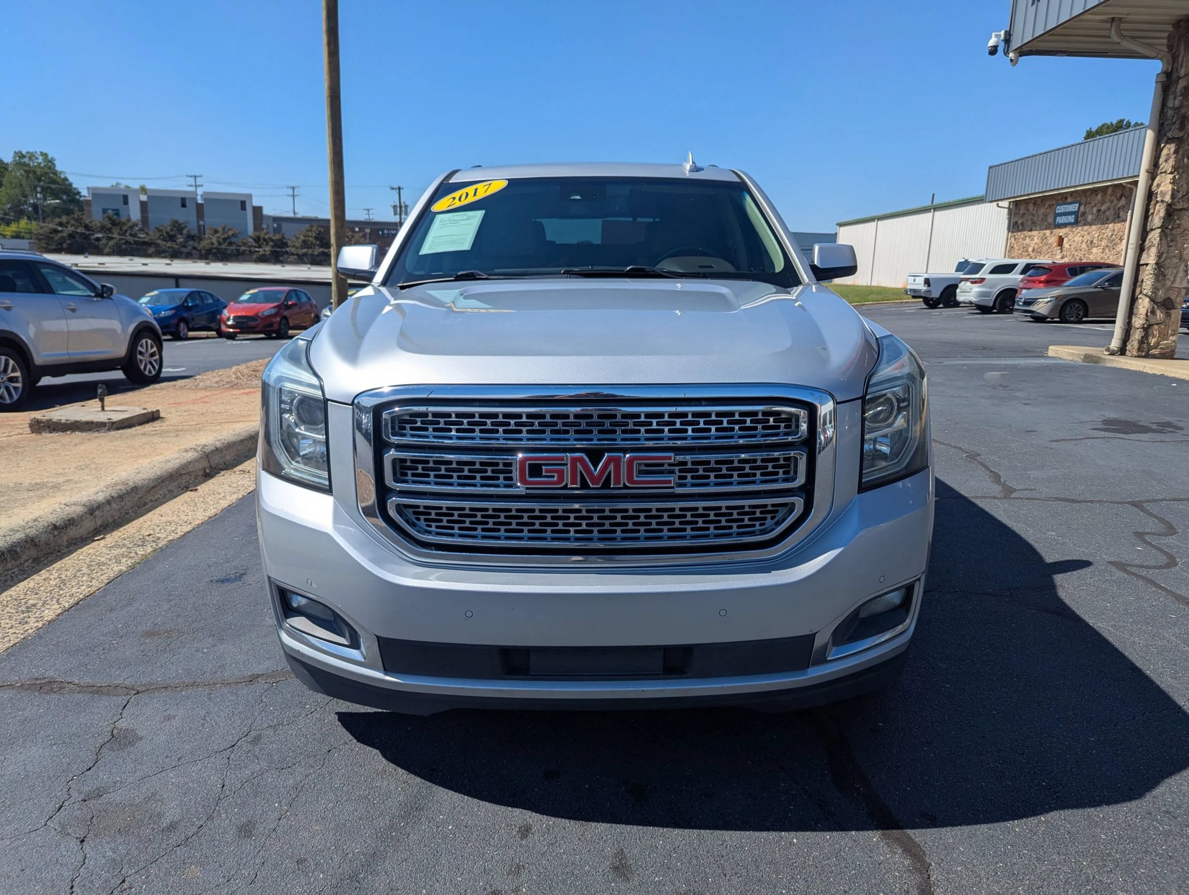 Used 2017 GMC Yukon SLT RWD image 2