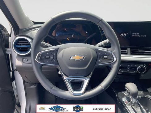 Used 2025 Chevrolet Trax LT w/ Driver Confidence Package FWD image 13