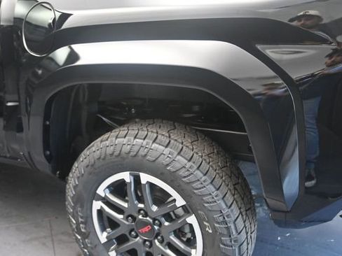 Used 2025 Toyota Tacoma TRD Sport RWD image 19