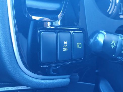 Used 2019 Mitsubishi Outlander 4WD Plug-In Hybrid image 28