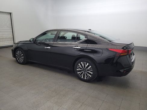 Used 2023 Nissan Altima 2.5 SV image 3