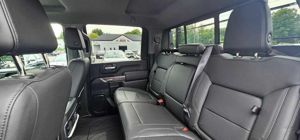 Used 2021 Chevrolet Silverado 3500 LTZ w/ LTZ Convenience Package AWD/4WD image 17