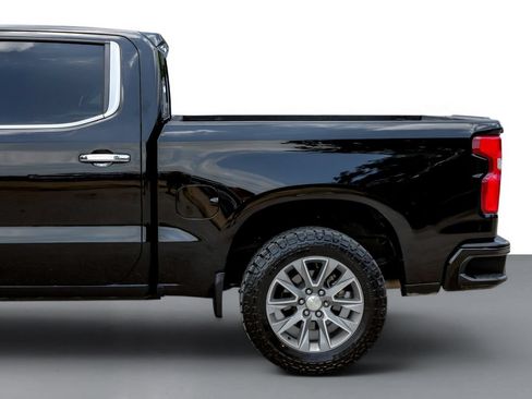 Used 2019 Chevrolet Silverado 1500 High Country w/ Z71 Off-Road Package AWD/4WD image 11