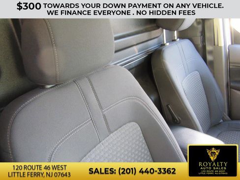 Used 2019 Ford Transit Connect XLT image 26