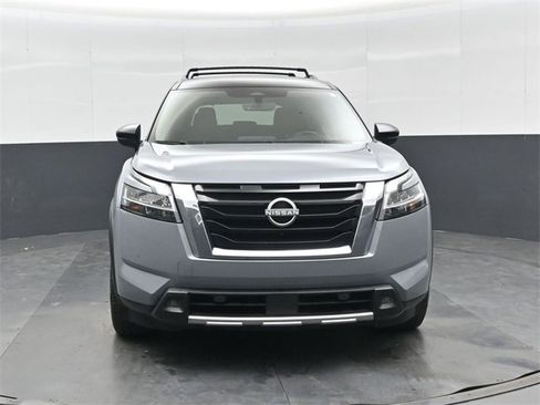 Used 2023 Nissan Pathfinder SL w/ Lighting Package (N92) image 9