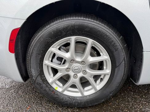 New 2026 Chrysler Pacifica Select FWD image 9