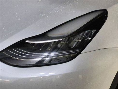 Used 2021 Tesla Model Y Long Range AWD/4WD image 6