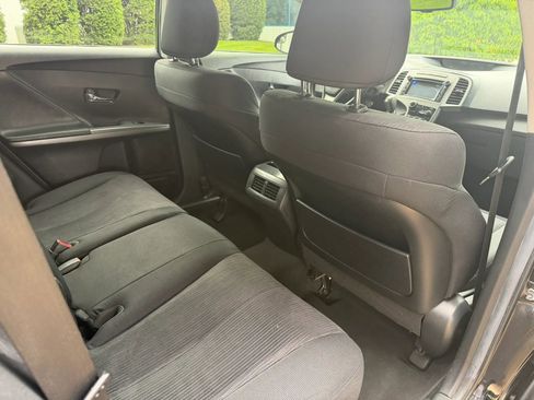 Used 2013 Toyota Venza LE AWD/4WD image 19