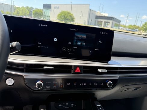 New 2025 Kia Sorento S w/ Panoramic Sunroof Package image 8