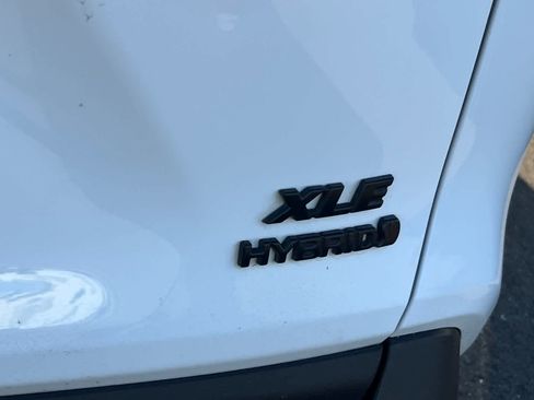 Used 2019 Toyota RAV4 XLE w/ Convenience Package AWD/4WD image 21