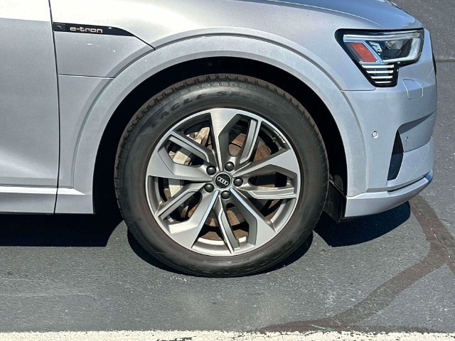 Used 2021 Audi e-tron Premium Plus w/ Premium Plus Package AWD/4WD image 7