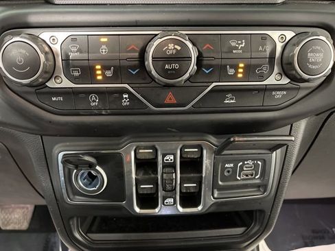 Used 2023 Jeep Wrangler Sport S image 27