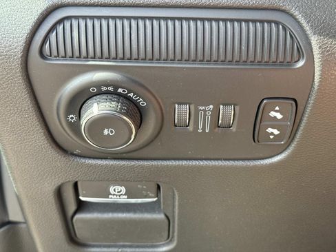 Used 2024 Jeep Wagoneer Series II w/ Flexible Seating Group RWD image 22