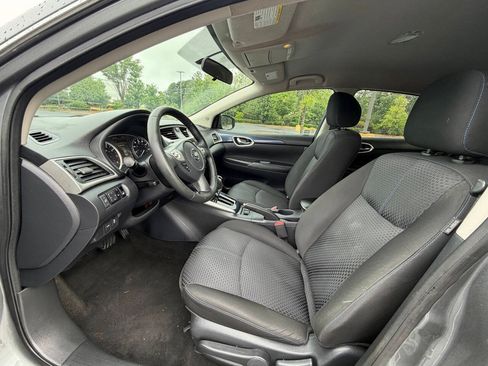 Used 2019 Nissan Sentra SR FWD image 11