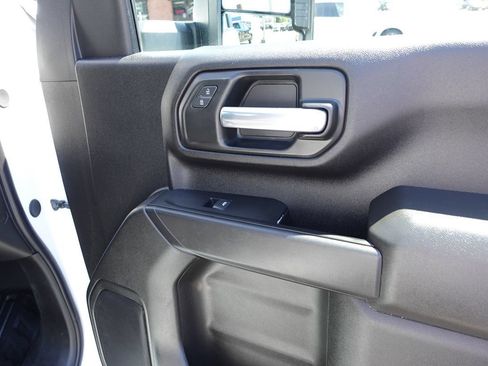 Used 2025 Chevrolet Silverado 2500 W/T AWD/4WD image 31