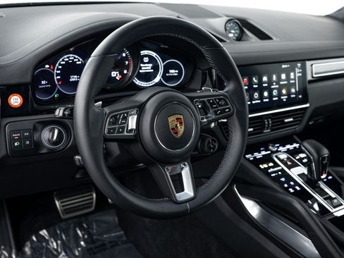 Certified 2023 Porsche Cayenne Turbo AWD/4WD image 14