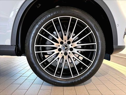 Used 2025 Mercedes-Benz GLC 300 4MATIC image 14