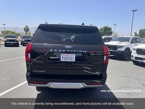 Used 2025 Ford Expedition Max Platinum image 4