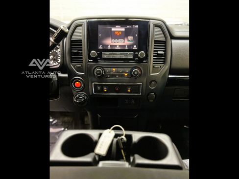 Used 2022 Nissan Titan SV image 17