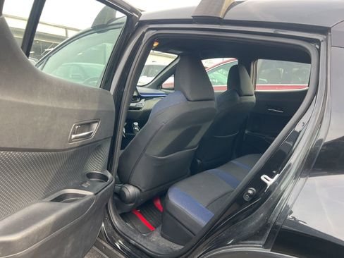 Used 2021 Toyota C-HR XLE image 6