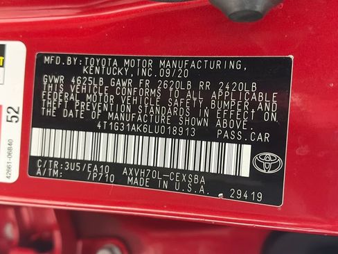 Used 2020 Toyota Camry SE w/ Carpet Mat Package FWD image 9
