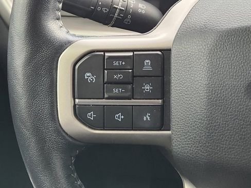 Used 2022 Ford Expedition XLT image 28