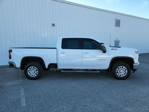 Used 2023 Chevrolet Silverado 2500 LT w/ Convenience Package AWD/4WD image 10