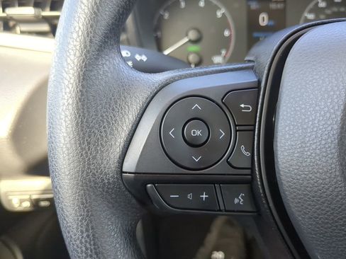 Used 2025 Toyota Corolla LE image 29