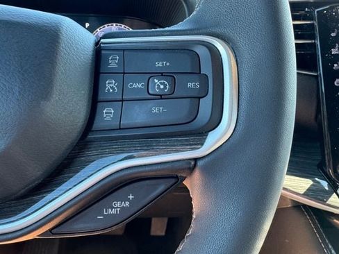 Used 2022 Jeep Wagoneer Series II image 46